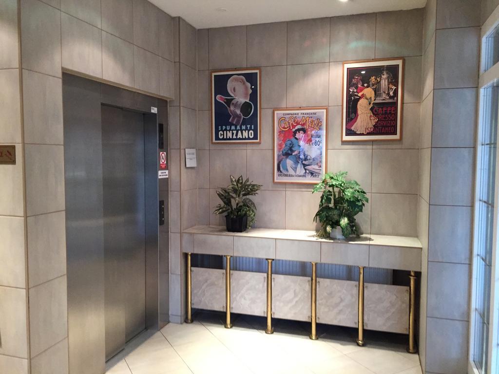 Hotel Mars Прага Экстерьер фото