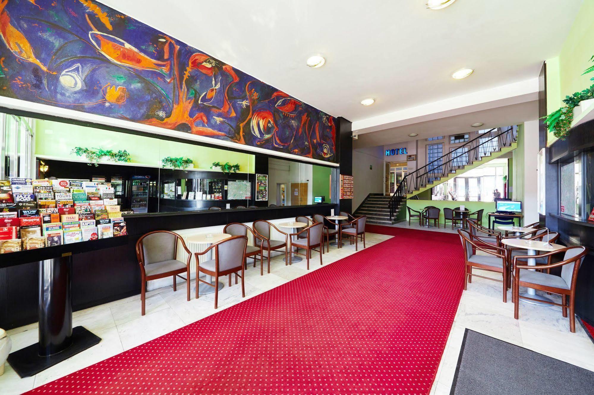 Hotel Mars Прага Экстерьер фото